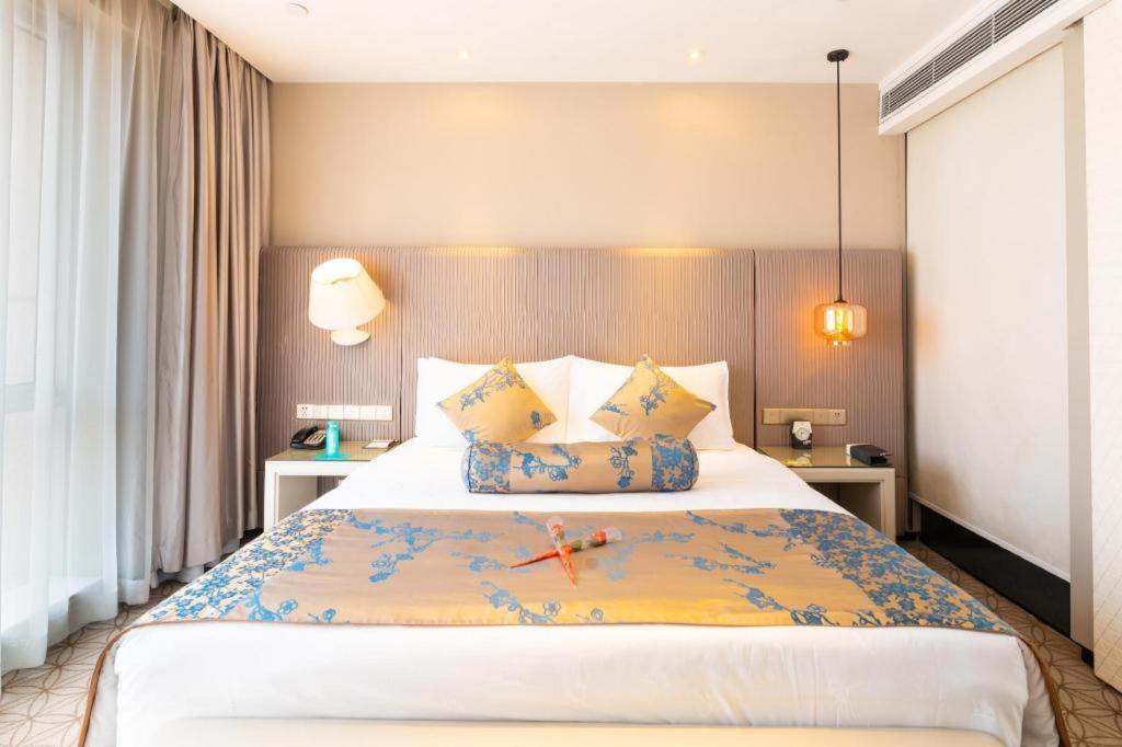 Bund South China Harbour View Hotel