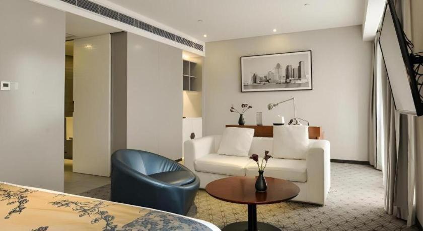 Bund South China Harbour View Hotel