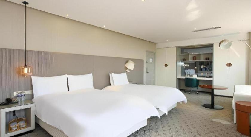 Bund South China Harbour View Hotel