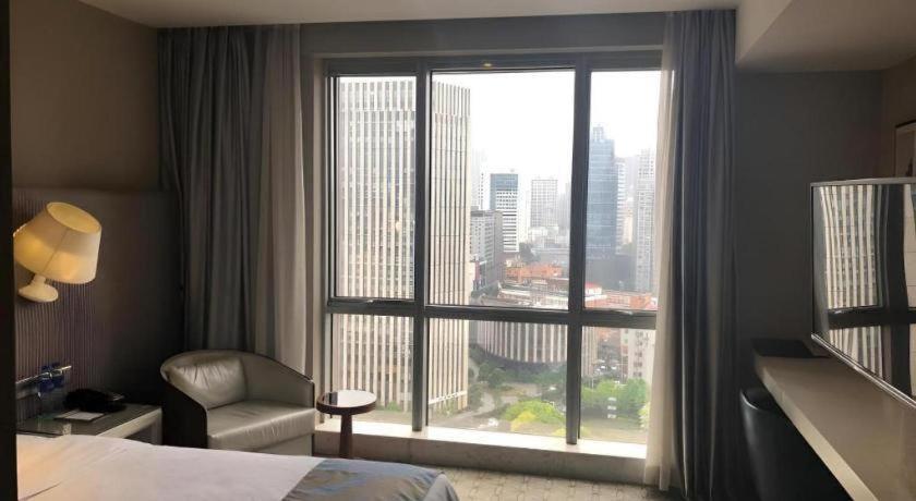 Bund South China Harbour View Hotel 4*