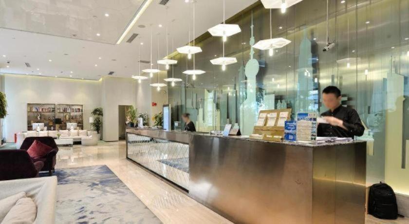 Hotel Bund South China Harbour View 4*