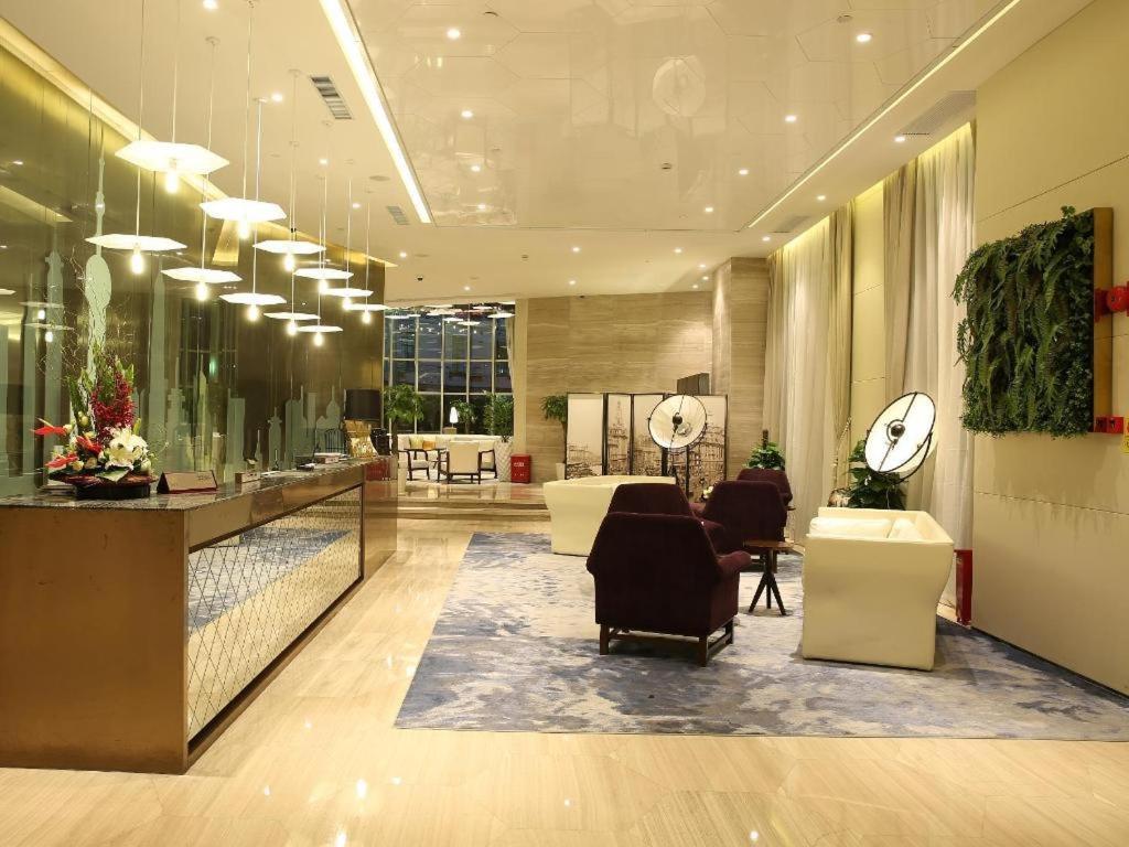 Bund South China Harbour View Hotel 4*