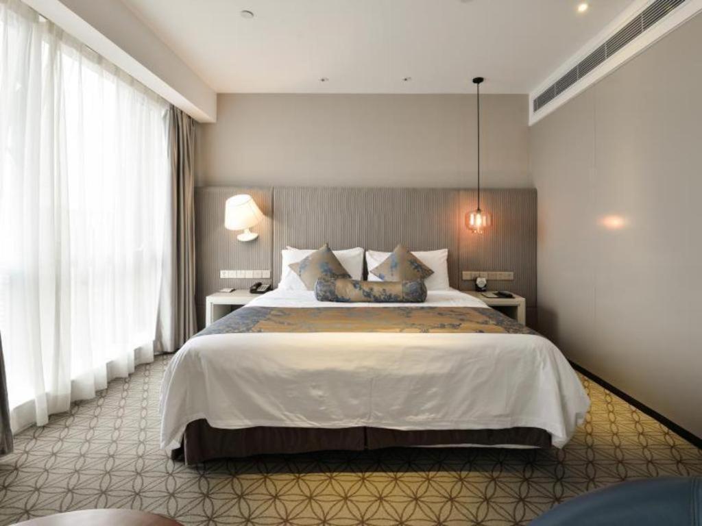 Bund South China Harbour View 4*